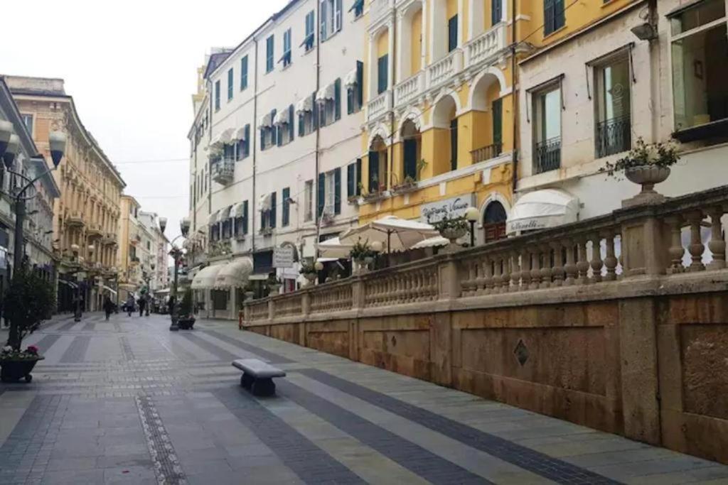 Ampio Appartamento Centrale Sanremo Exterior foto